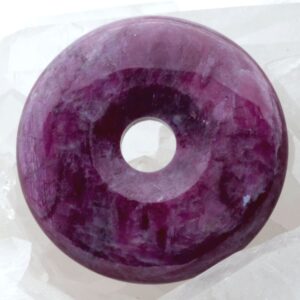 Edelstein Donut - Rubin, roter Korund, Karfunkelstein